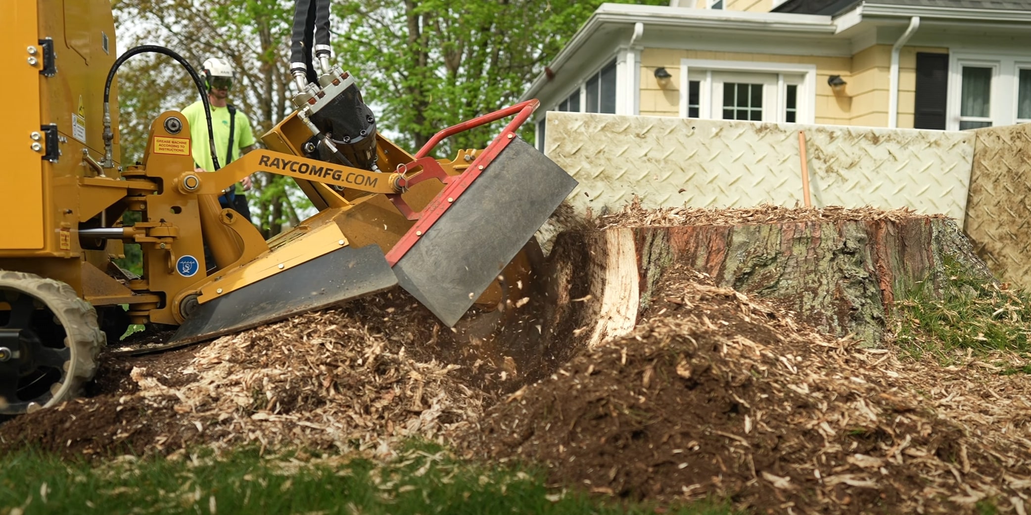 Professional stump grinding service in Coral Gables